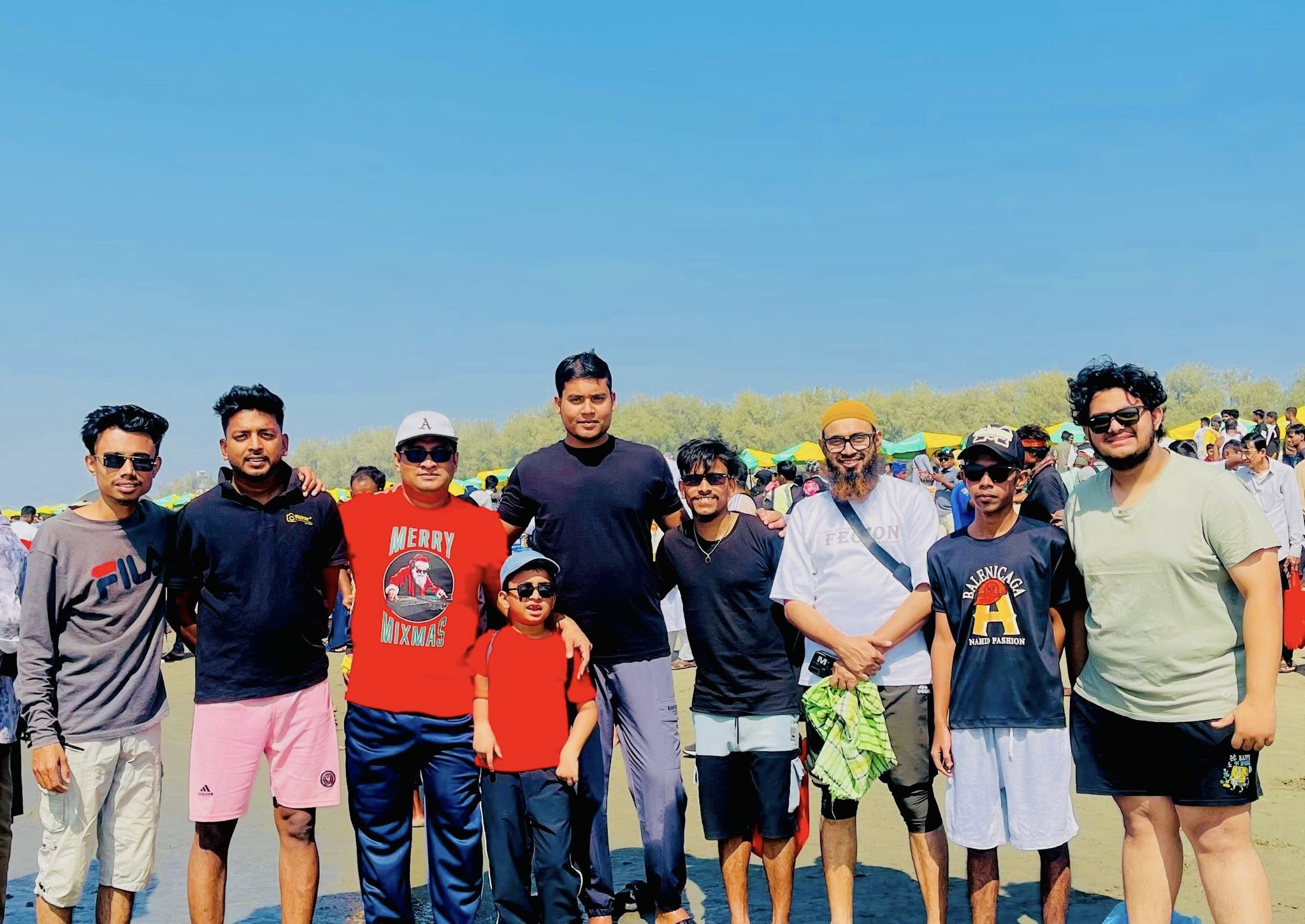 কক্সবাজার স্টাডি ট্যুর ২০২৬ | সমাজকর্ম বিভাগ শ্রেণিকক্ষের সীমা ছাড়িয়ে বাস্তব অভিজ্ঞতার আলোকে শেখার এক অনন্য আয়োজন। প্রকৃতি, দলগত কাজ ও মাঠপর্যায়ের অভিজ্ঞতার মাধ্যমে জ্ঞানকে আরও গভীরভাবে অনুধাবনের সুযোগ এনে দিয়েছে এই শিক্ষাভ্রমণ